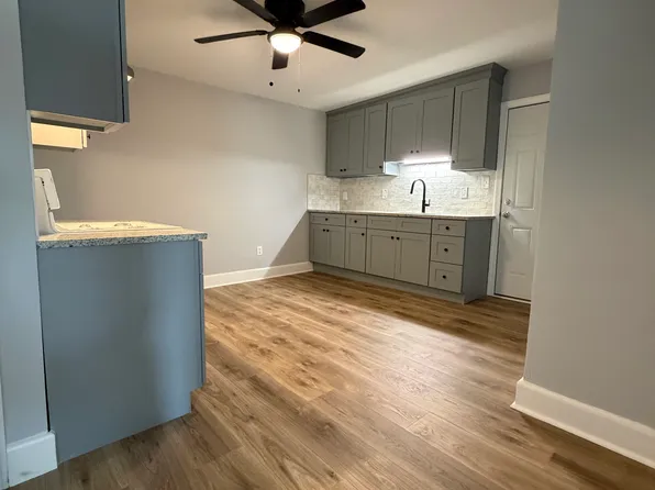 56 Aetna St #2B, Naugatuck, CT 06770