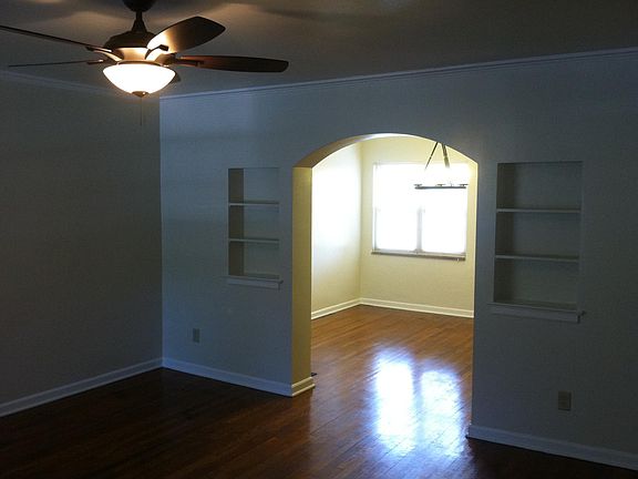 3rd image of 974 Northwest Blvd
