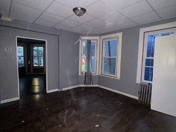 4th image of 760 E 18th St Floor 2