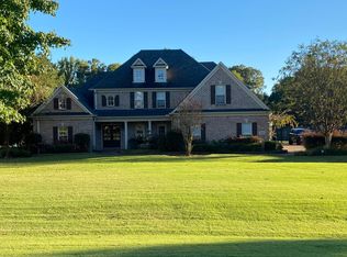 8181 Lake View Dr, Olive Branch, MS 38654
