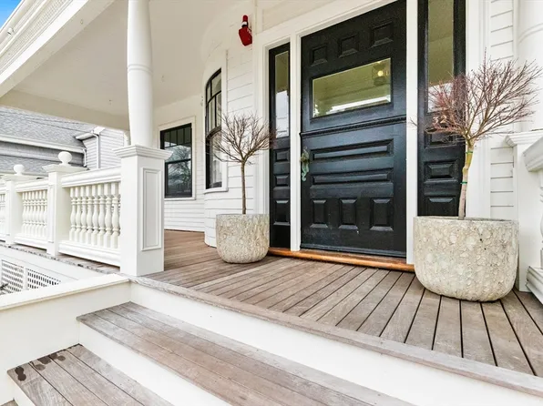 32 Beacon St, Gloucester, MA