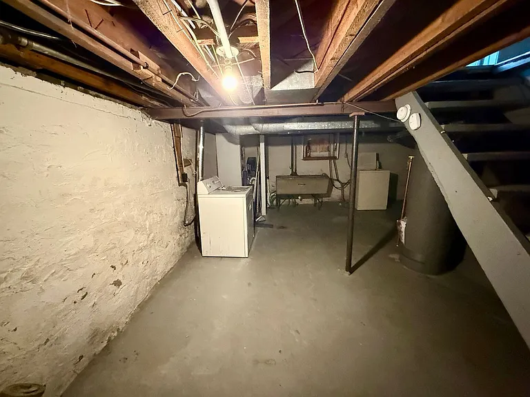 415 Weston Ave — Photo 21