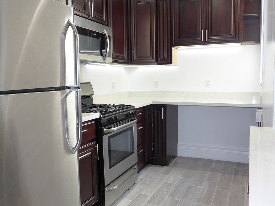 1st image of 945 Hyde St APT 24