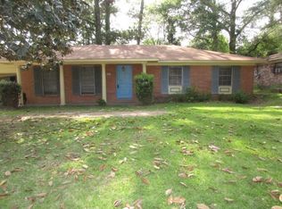 3279 Bienville Dr, Jackson, MS 39212