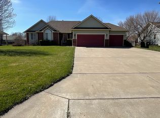 1221 Chestnut St, Halstead, KS 67056