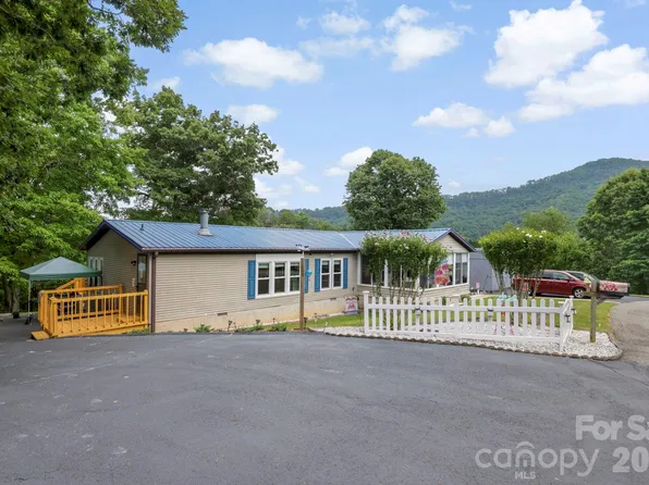 20 Little Austin Ln, Leicester, NC 28748