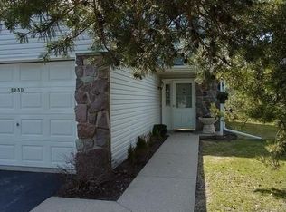 505 Lake Bluff Rd, Thiensville, WI 53092