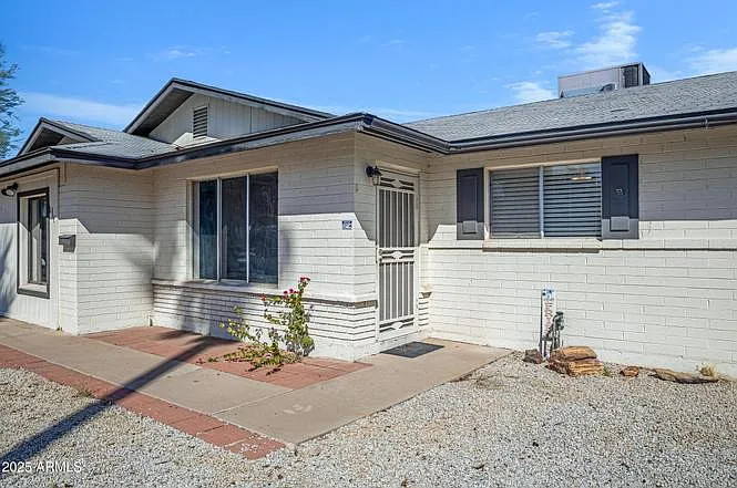 110 W Del Rio Dr — Photo 22