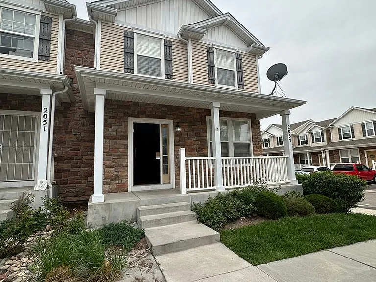 2057 Creekridge Point — Photo 12
