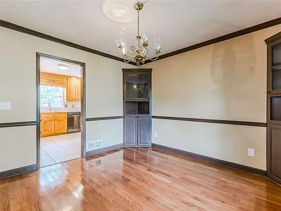 4th image of 204 Hickory Rdg