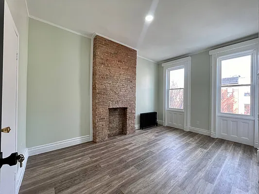 Rented by Evergreen Realty & Investments | media 2