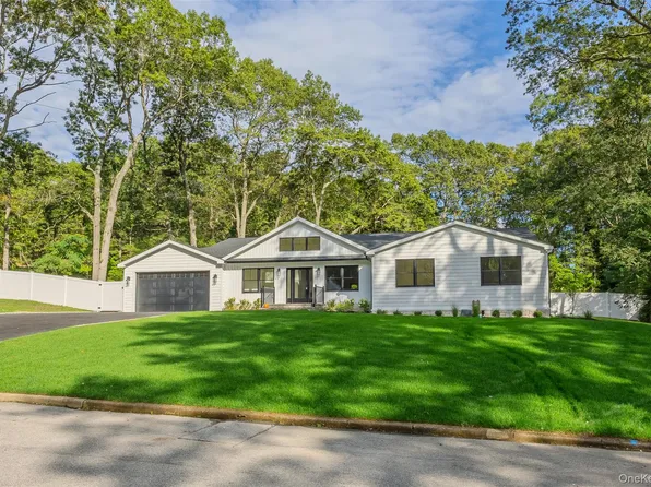 29 Seward Drive, Dix Hills, NY 11746