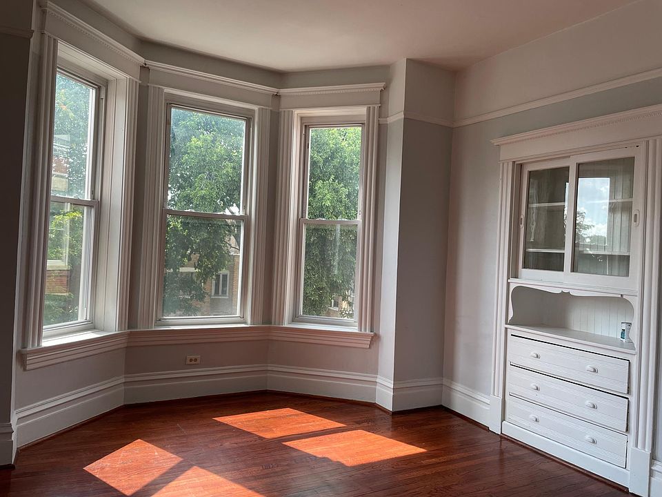 1st image of 2658 W Evergreen Ave Floor 3