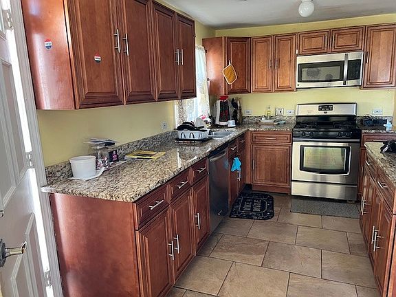 5th image of 3121 N Wolf Rd