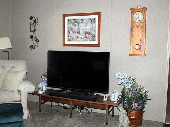 5th image of 21 Brookins Dr #21