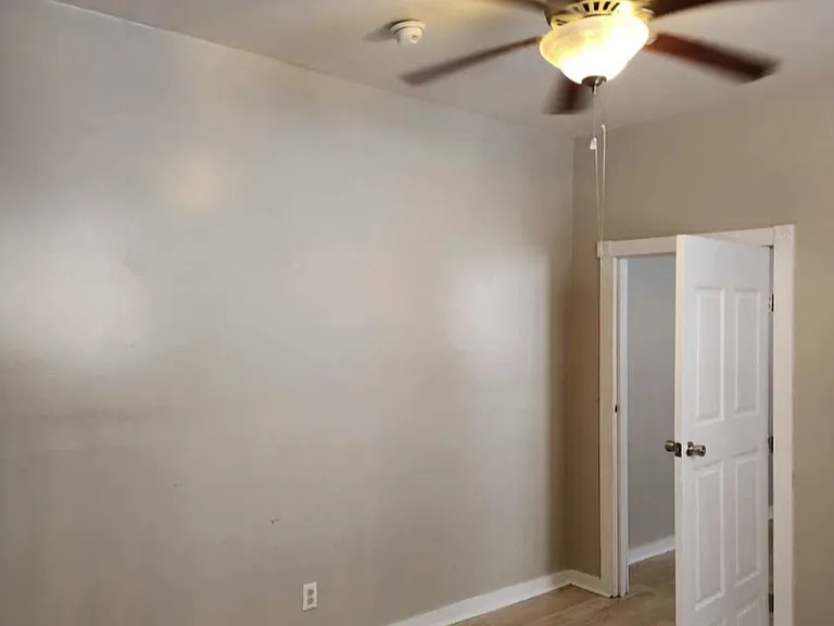 2442 Pauger St — Photo 7