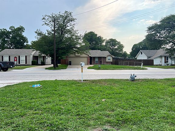 4th image of 808 N Goliad St