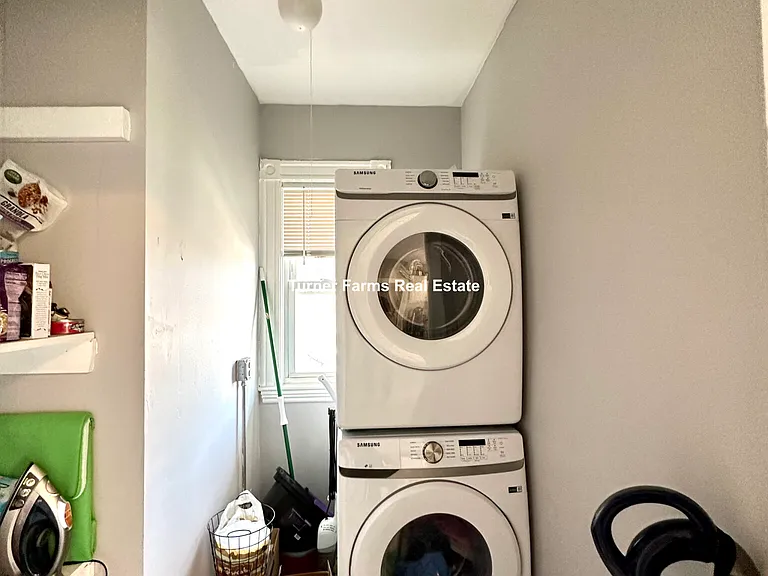 9 Taft St #3B — Photo 23