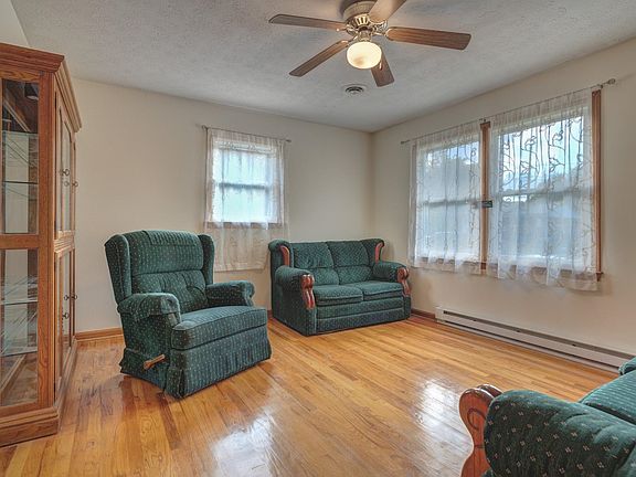 4th image of 436 Vermillion St
