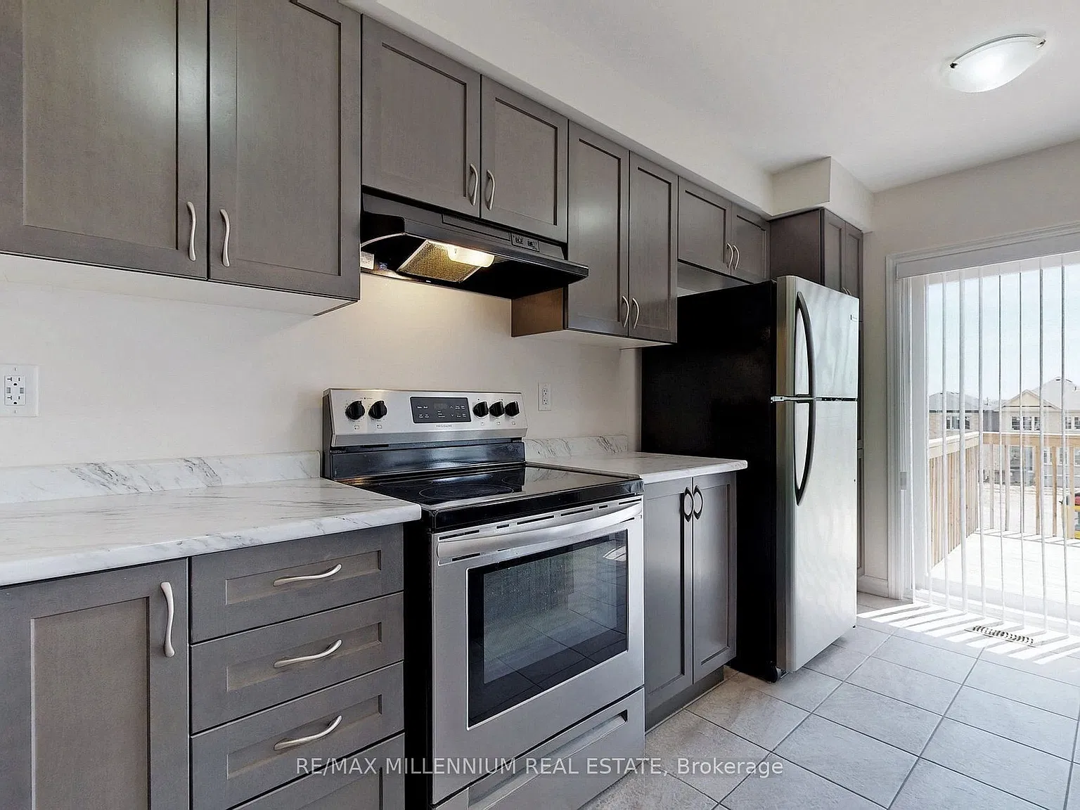 4 bed, $2,850 — Photo 4