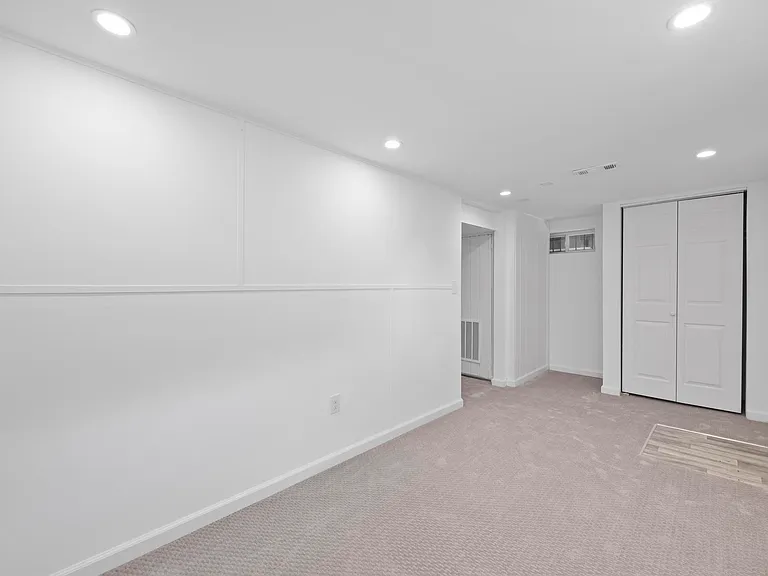 716 Audrey Ln — Photo 31