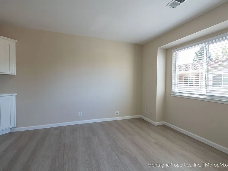 1461 Main St #1 — Photo 15