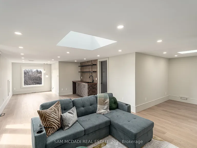 1019 Strathy Ave — Photo 30