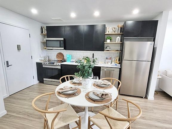 3rd image of 556 Market St #5N