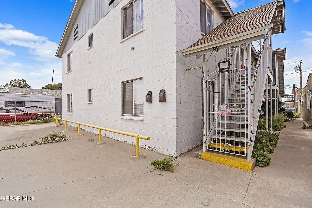 Building Photo - 4006 Laredo Ave #1