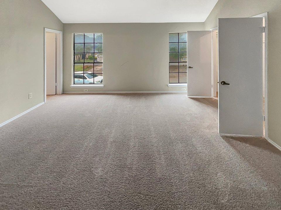 1st image of 15006 Eagle Run