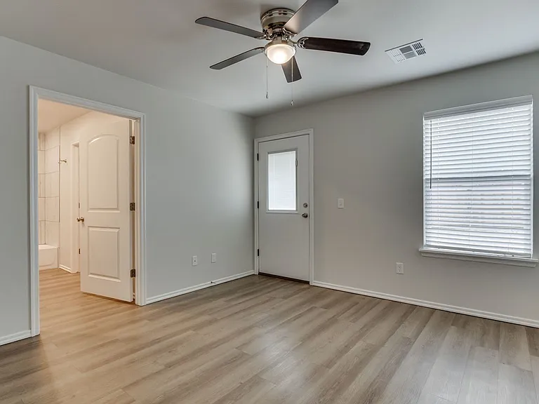 10810 NW 119th Pl — Photo 30