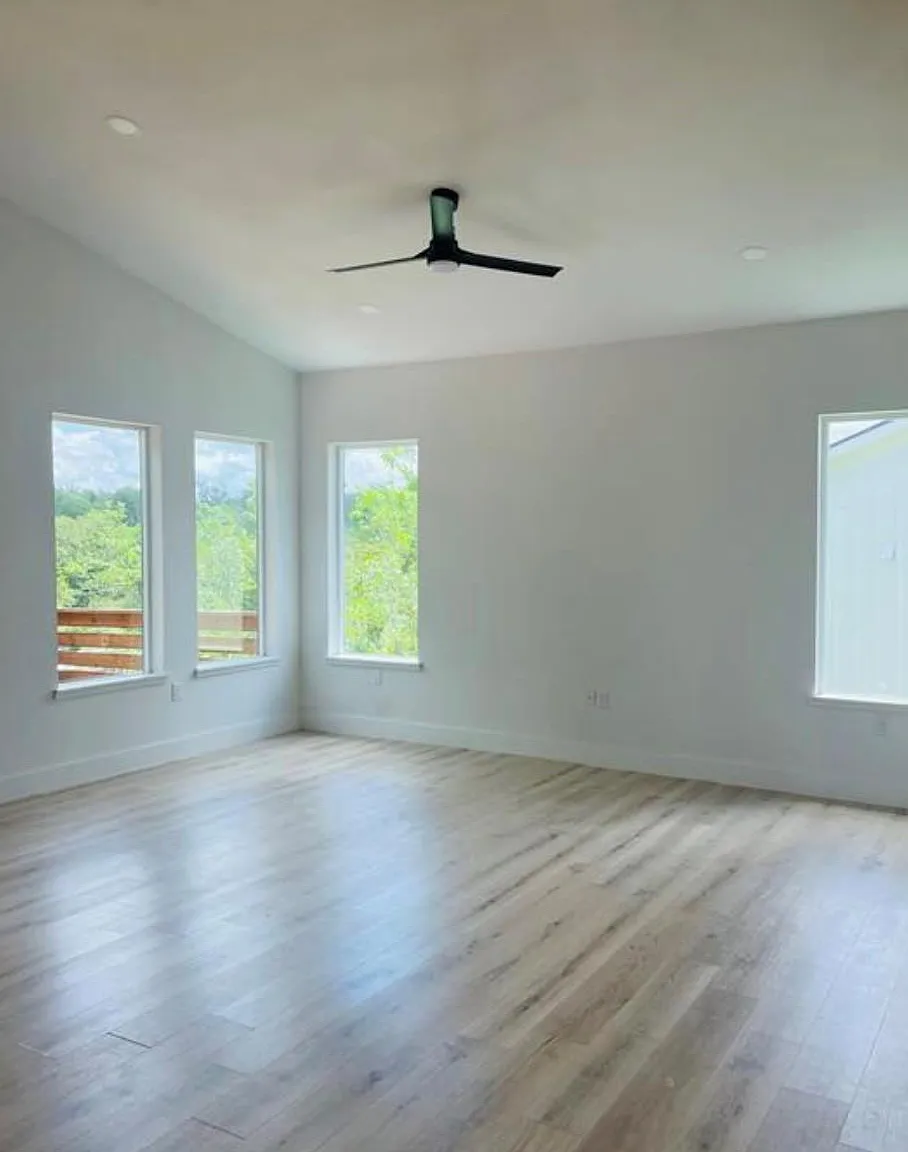 3 bed, 3.0 bath, 1967 sqft, $3,500 — Photo 2