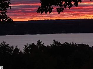 4991 N Cross Over Dr UNIT 818, Bellaire, MI 49615