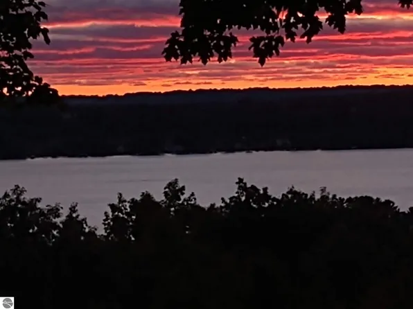 4991 N Cross Over Dr Unit 818, Bellaire, MI 49615