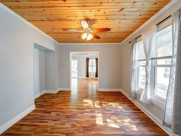 4th image of 444 S College Ave