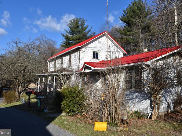 156 W Sprowl Rd, Wells Tannery, PA 16691