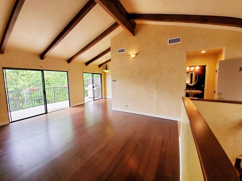 1st image of 980 Miramonte Dr APT 3