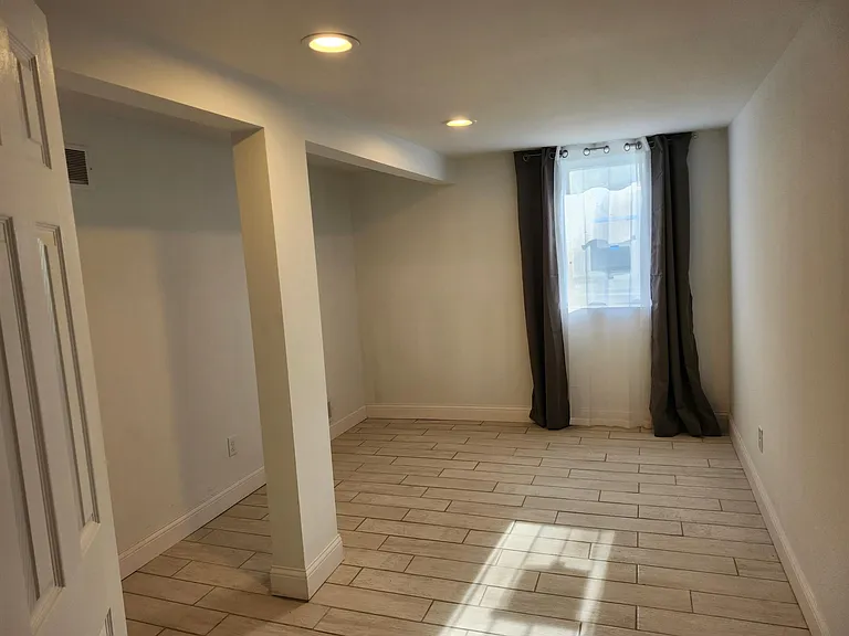 3082 Norcott Dr #B — Photo 12