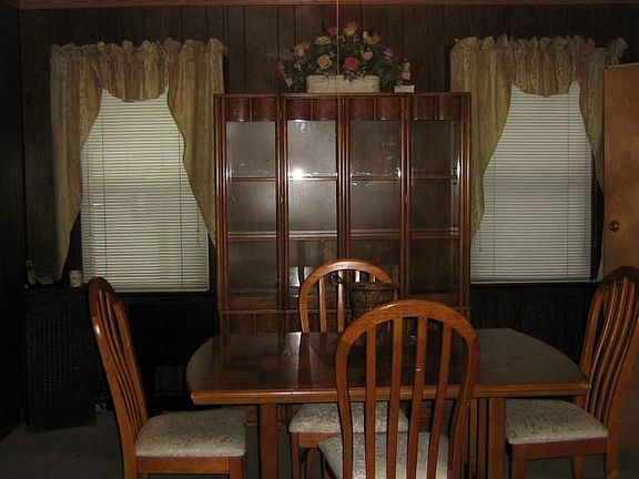 5th image of 169 Leslie St