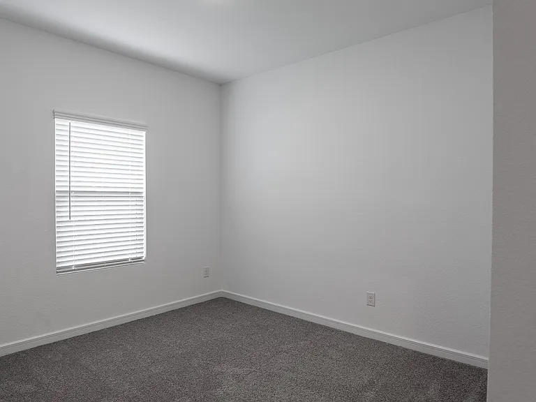 528 Brook View Dr — Photo 13