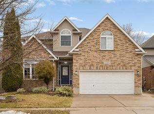 555 Sandbanks Cres, Waterloo, ON N2V 2K2