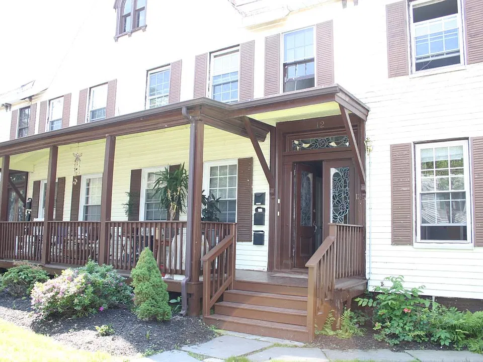12 Delano St