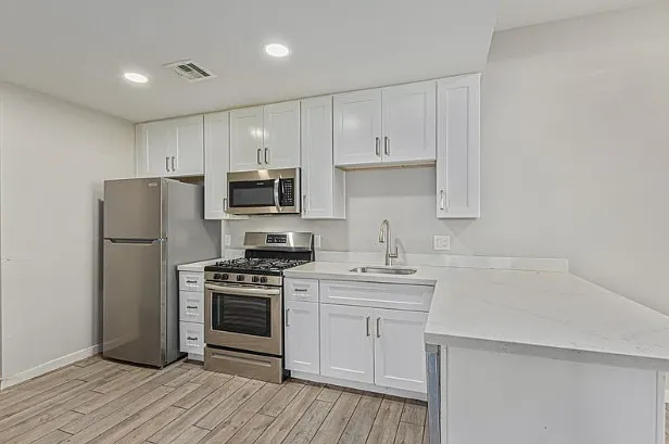 6637 E Earll Dr — Photo 3