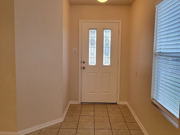 4th image of 2210 Maedell Dr