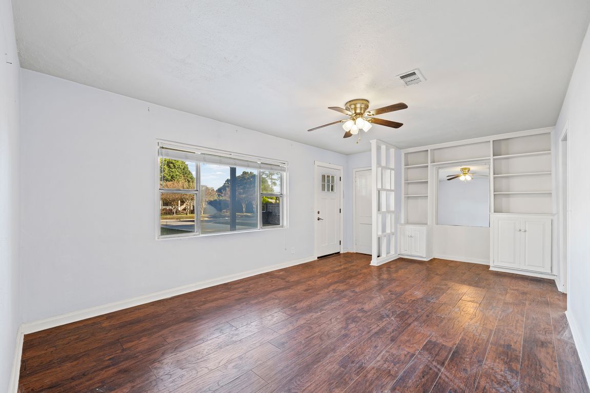 next background image