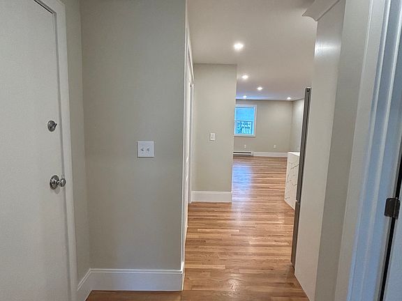 4th image of 17 Carson St #6C