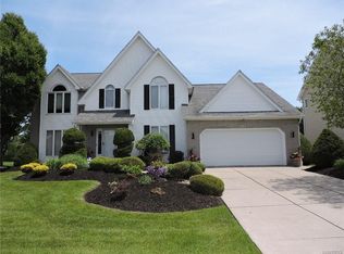 64 Sunburst Cir, East Amherst, NY 14051