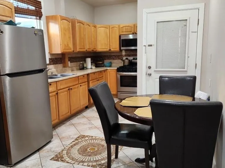 342 Rosehill Pl — Photo 4