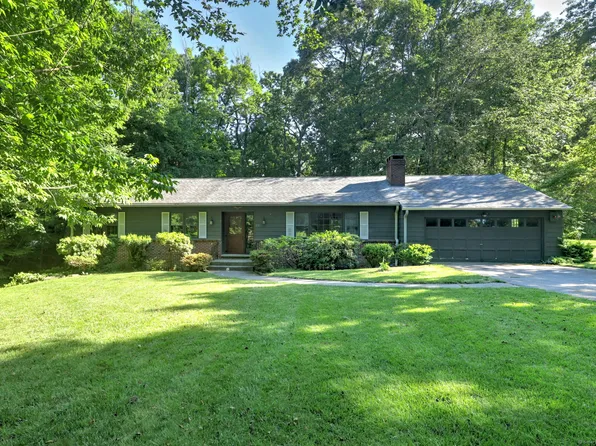 26 Brett Cliff Road, Milford, CT 06461