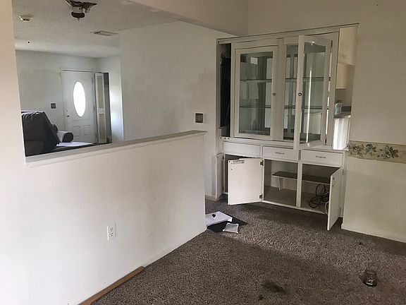 3rd image of 413 Silver Hill Dr